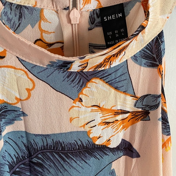 Halter maxi dress - Picture 3 of 4